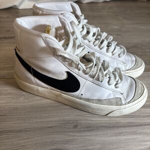 Nike Women's Blazer White Black Swoosh High Top Sneakers Size 8